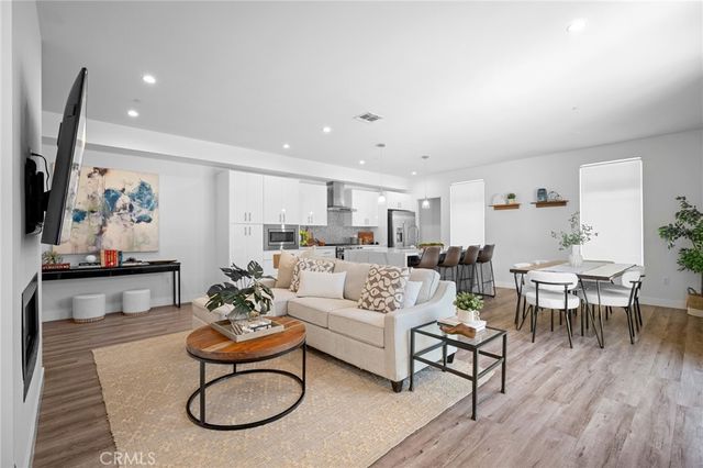 11490 Cumpston Street, North Hollywood, CA 91601