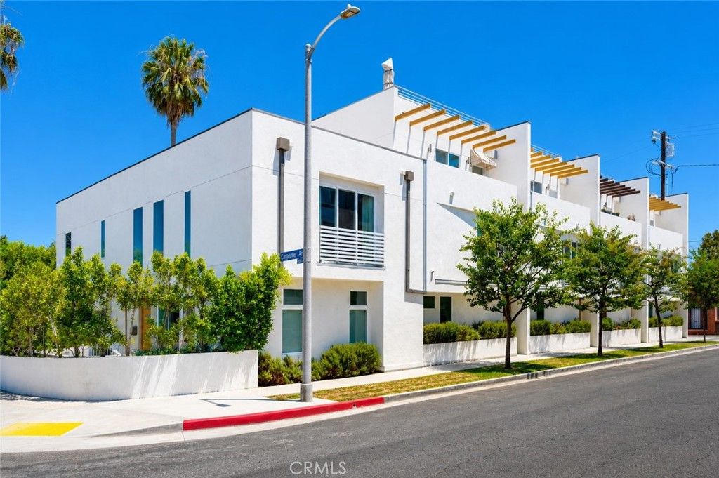 Image 1 of property listing at 11490 Cumpston Street, North Hollywood, CA 91601