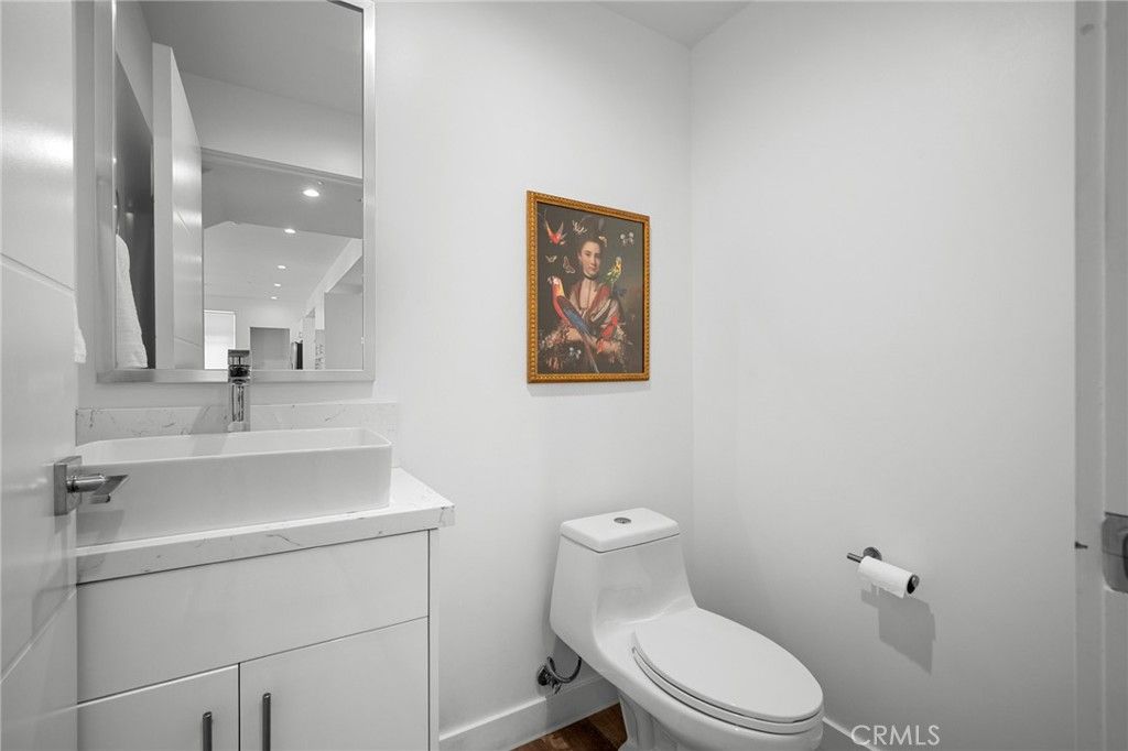 Image 16 of property listing at 11490 Cumpston Street, North Hollywood, CA 91601