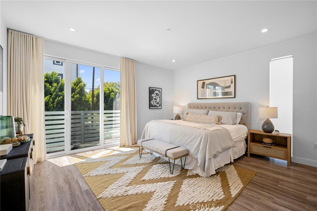 Image 18 of property listing at 11490 Cumpston Street, North Hollywood, CA 91601