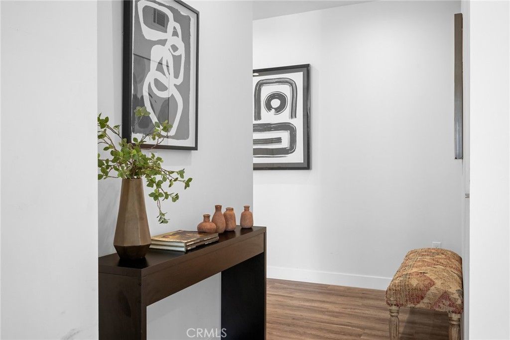 Image 22 of property listing at 11490 Cumpston Street, North Hollywood, CA 91601