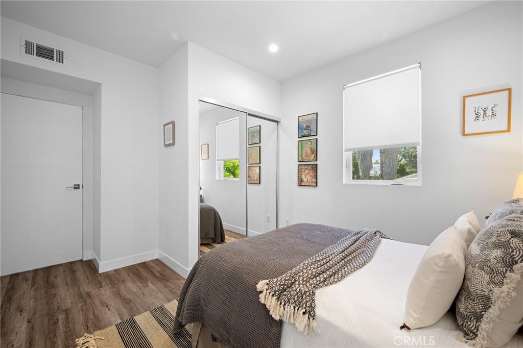 Image 29 of property listing at 11490 Cumpston Street, North Hollywood, CA 91601
