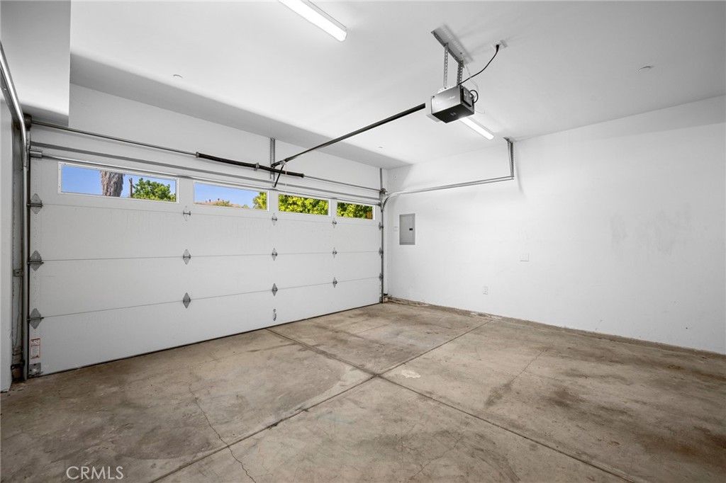 Image 30 of property listing at 11490 Cumpston Street, North Hollywood, CA 91601