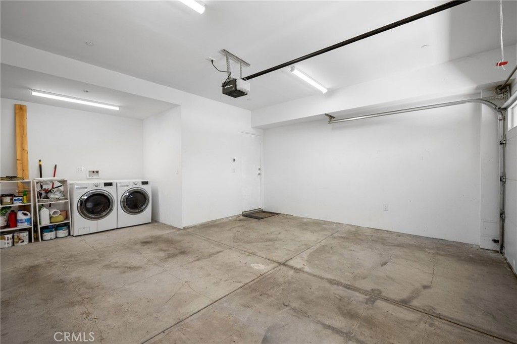 Image 31 of property listing at 11490 Cumpston Street, North Hollywood, CA 91601