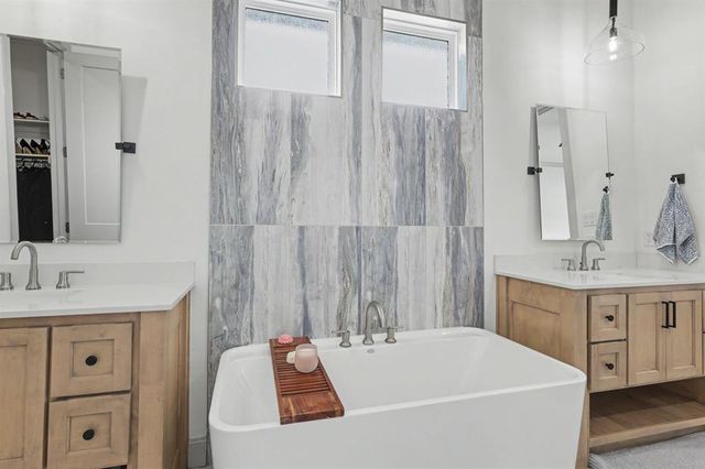 4301 NE 125 Court, Edmond, OK 73013