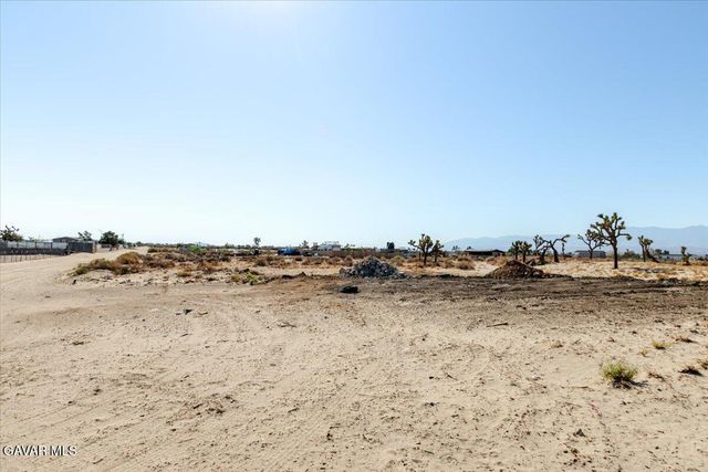 E Ave R2 Vic 130th Ste, Sun Village, CA 93543