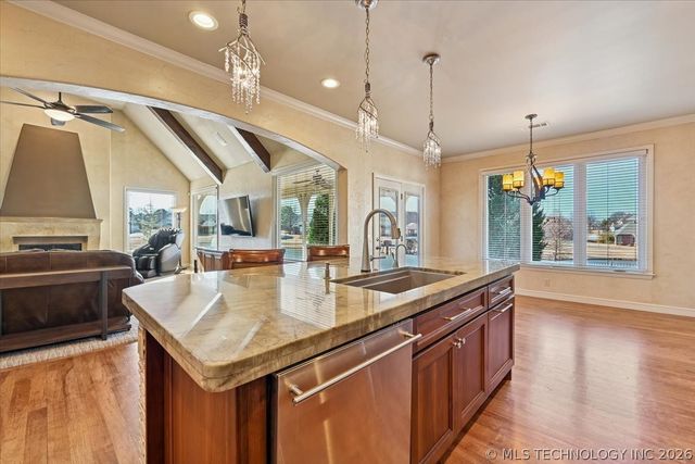 304 E 123rd Court S, Jenks, OK 74037