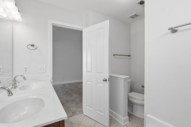 7513 Lords Chapel Dr, Nashville, TN 37211