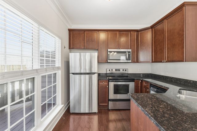 7513 Lords Chapel Dr, Nashville, TN 37211