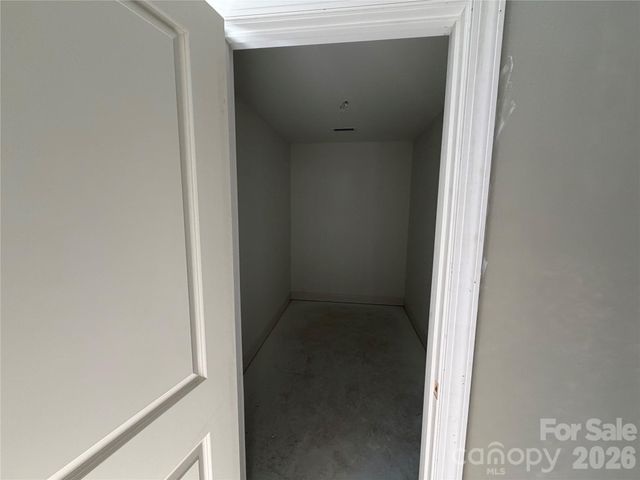 1298 18th Street NE, Hickory, NC 28601