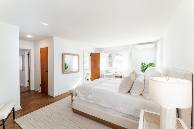 84 Russell Road, Garden City, NY 11530