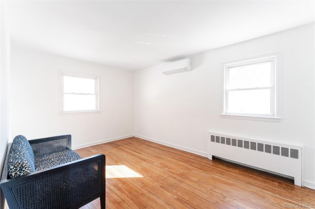 84 Russell Road, Garden City, NY 11530