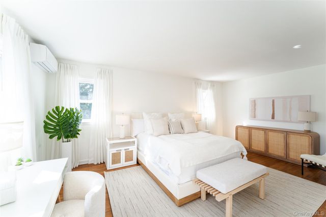 84 Russell Road, Garden City, NY 11530