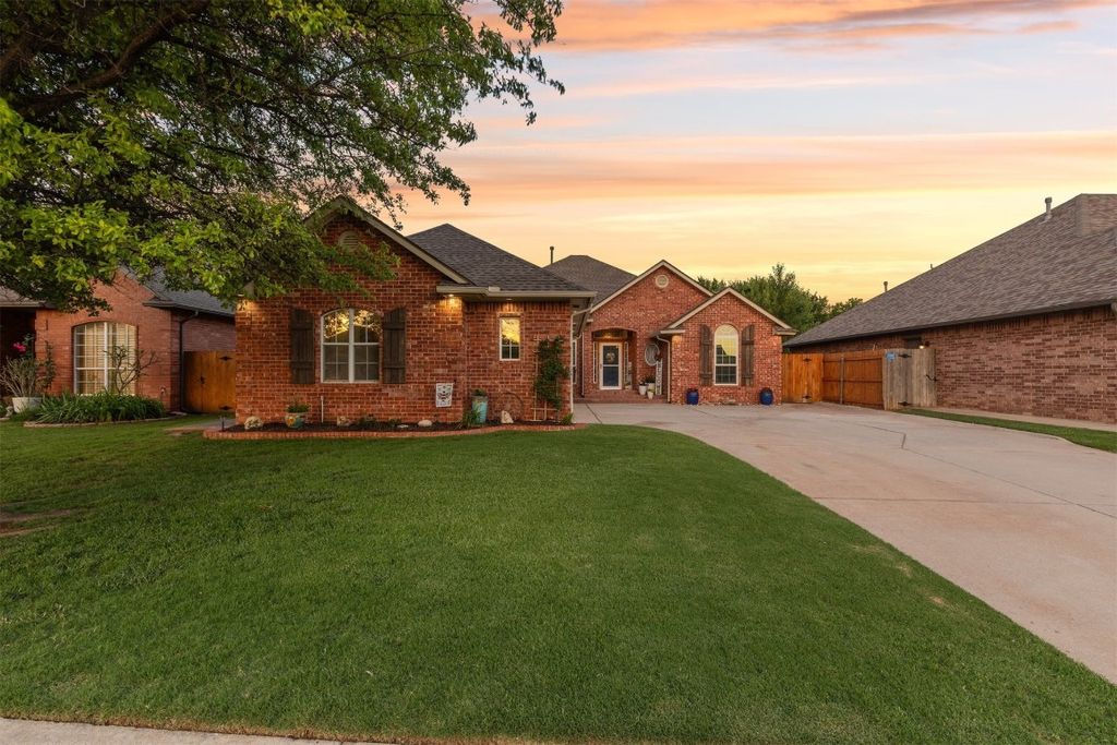 17916 Vermejo Drive, Edmond, OK 73012