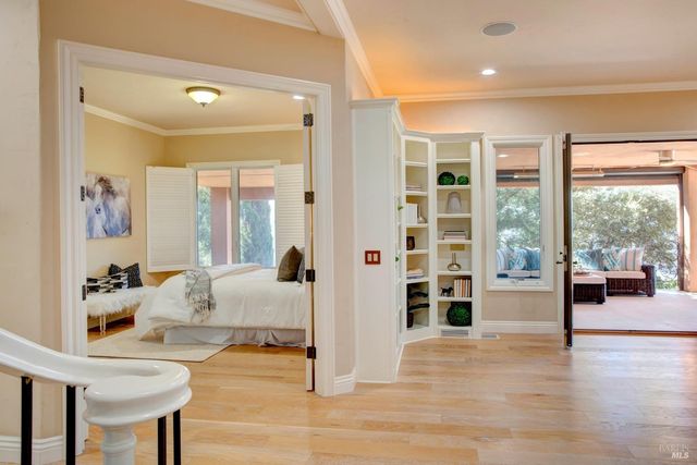 1340 Crestmont Dr, Angwin, CA 94508