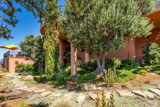 1340 Crestmont Dr, Angwin, CA 94508