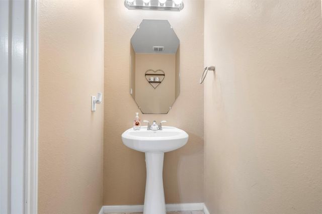 314 Gulf Winds Drive, Bacliff, TX 77518