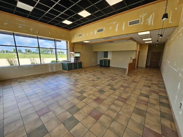 2740 Philo Road, Urbana, IL 61802