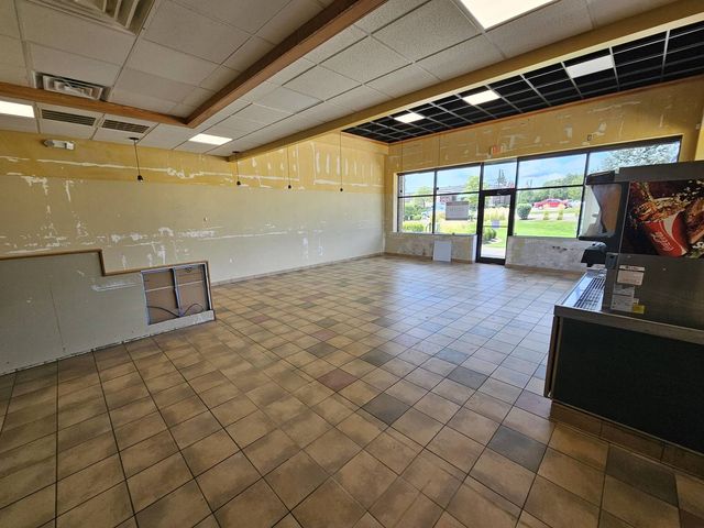 2740 Philo Road, Urbana, IL 61802