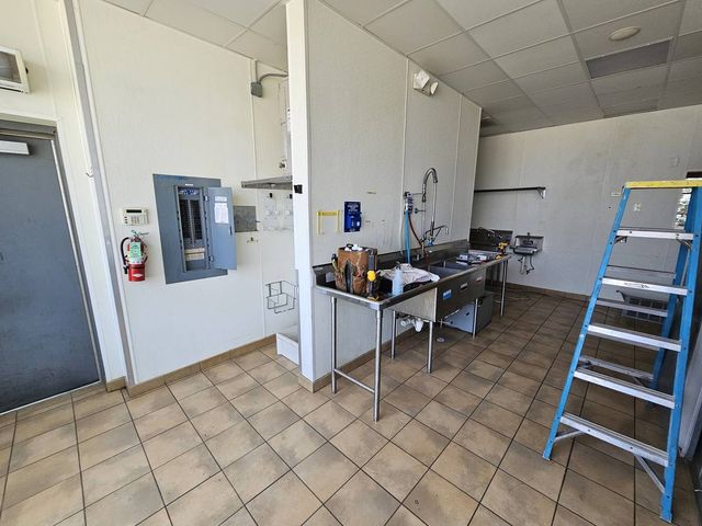 2740 Philo Road, Urbana, IL 61802