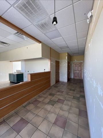 2740 Philo Road, Urbana, IL 61802