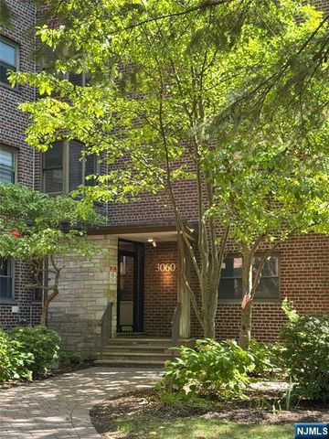 3060 Edwin Avenue 2C, Fort Lee, NJ 07024