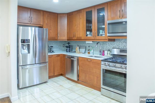 3060 Edwin Avenue 2C, Fort Lee, NJ 07024