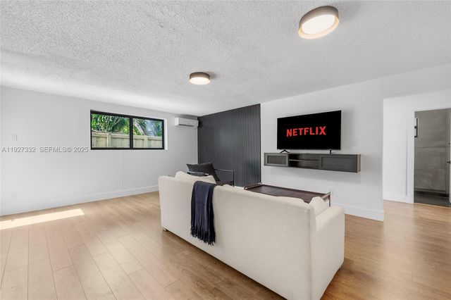 485 NW 132nd St, North Miami, FL 33168