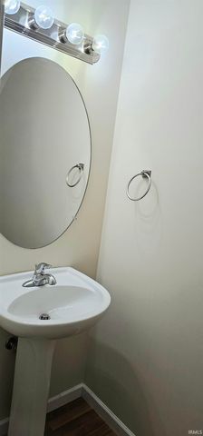 1250 W Adams Hill Cir Apt 401, Bloomington, IN 47403