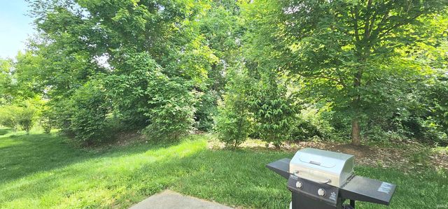 1250 W Adams Hill Cir Apt 401, Bloomington, IN 47403