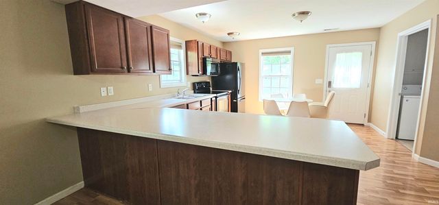 1250 W Adams Hill Cir Apt 401, Bloomington, IN 47403