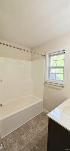 1250 W Adams Hill Cir Apt 401, Bloomington, IN 47403