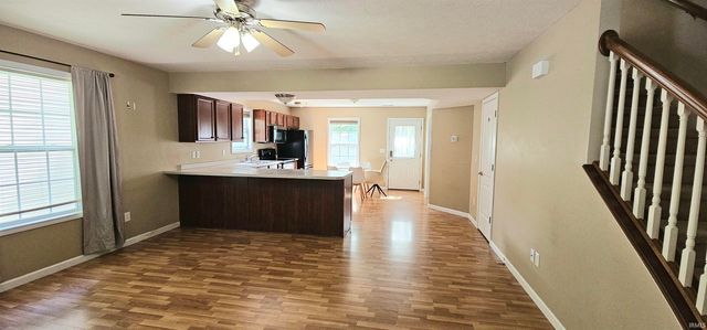 1250 W Adams Hill Cir Apt 401, Bloomington, IN 47403