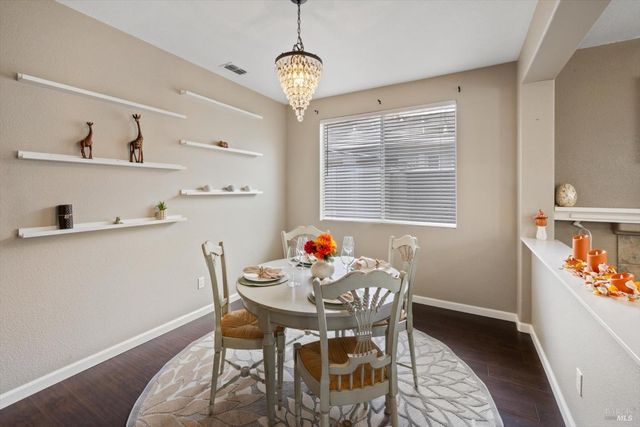 925 Cloverbrook Cir, Vacaville, CA 95687