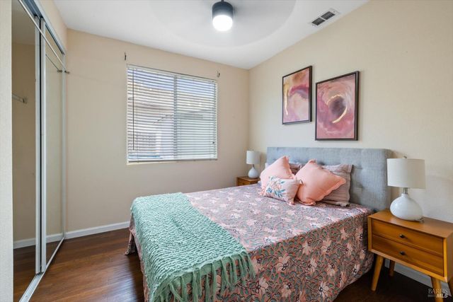 925 Cloverbrook Cir, Vacaville, CA 95687
