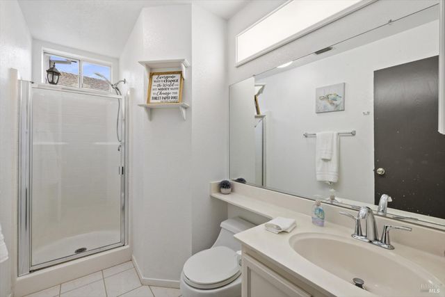 925 Cloverbrook Cir, Vacaville, CA 95687