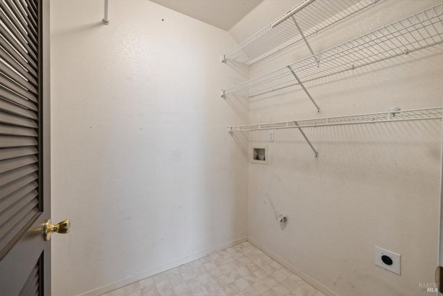 925 Cloverbrook Cir, Vacaville, CA 95687