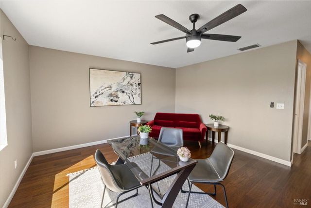 925 Cloverbrook Cir, Vacaville, CA 95687