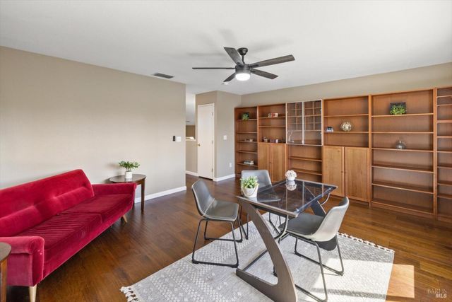 925 Cloverbrook Cir, Vacaville, CA 95687