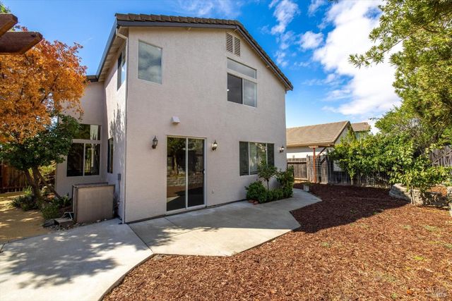 925 Cloverbrook Cir, Vacaville, CA 95687