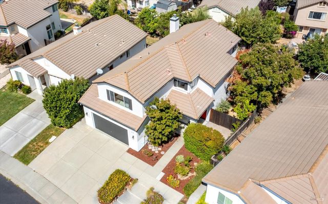 925 Cloverbrook Cir, Vacaville, CA 95687