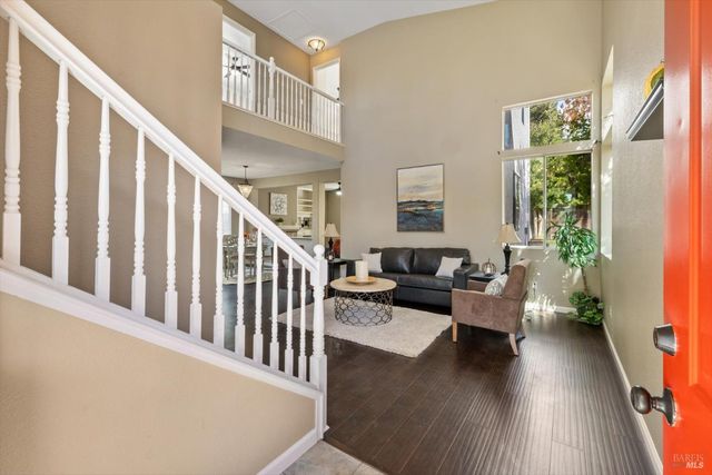 925 Cloverbrook Cir, Vacaville, CA 95687