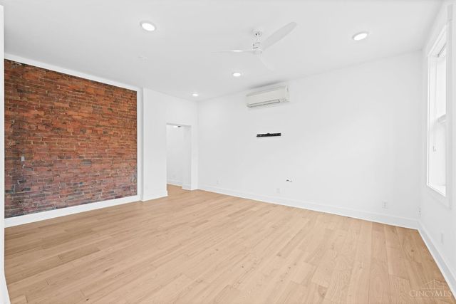 1909 Race Street, Cincinnati, OH 45202