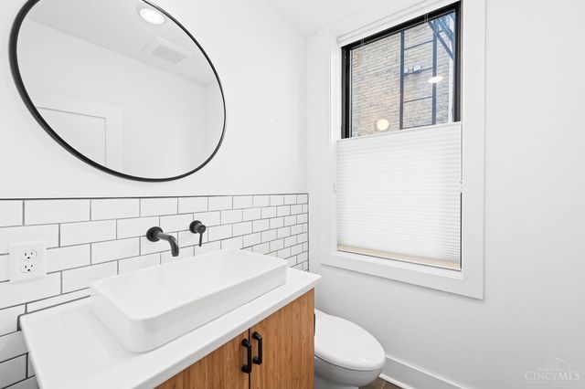 1909 Race Street, Cincinnati, OH 45202