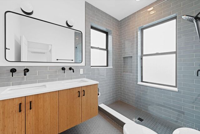 1909 Race Street, Cincinnati, OH 45202