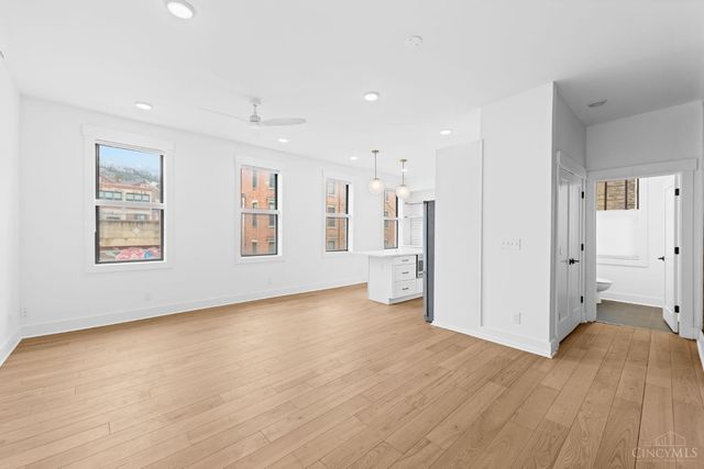 1909 Race Street, Cincinnati, OH 45202