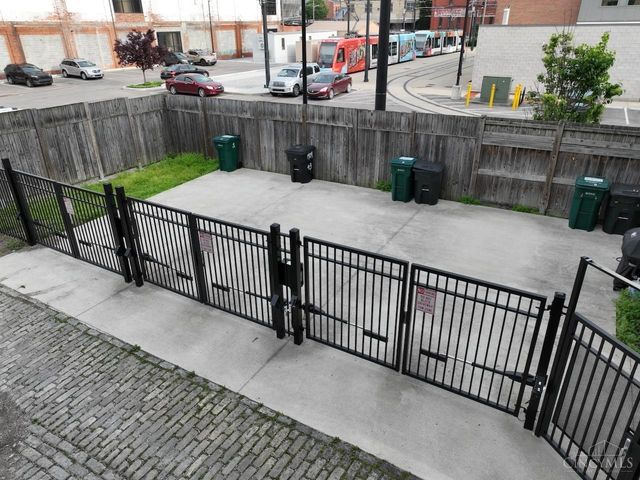 1909 Race Street, Cincinnati, OH 45202