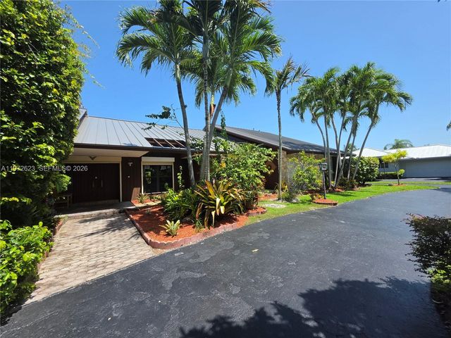 15305 SW 74th Court, Palmetto Bay, FL 33157