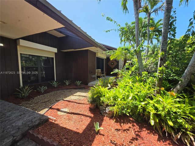 15305 SW 74th Court, Palmetto Bay, FL 33157