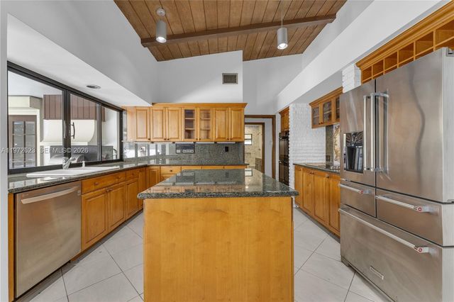 15305 SW 74th Court, Palmetto Bay, FL 33157